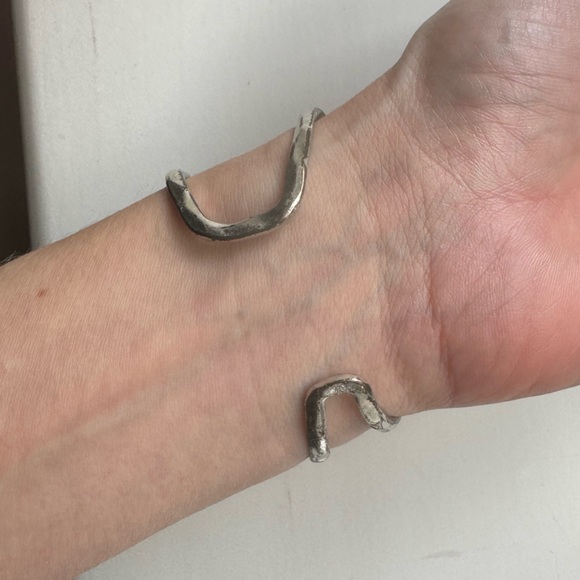 Artsy Green Gem Silver Cuff / Bangle - Picture 4 of 4